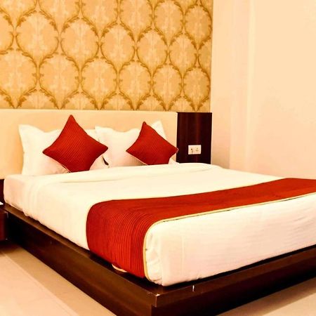 Hotel Kamad Giri,Ujjain Exterior photo