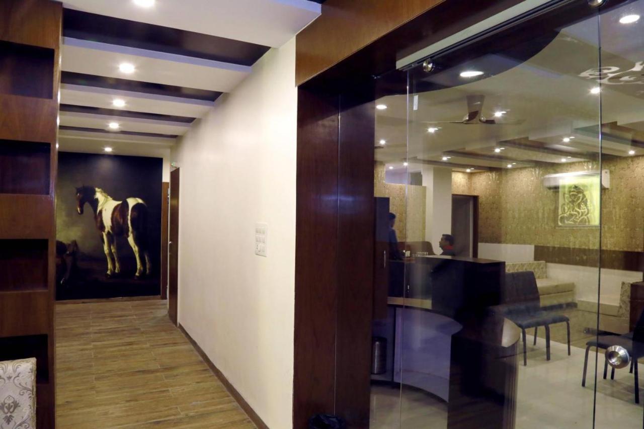 Hotel Kamad Giri,Ujjain Exterior photo