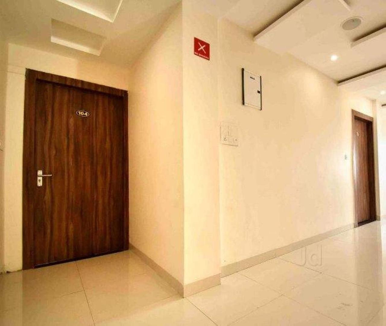 Hotel Kamad Giri,Ujjain Exterior photo